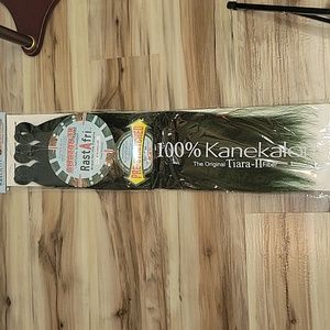 Bundle of 3 Ombre Black to Olive Green Braiding Hair